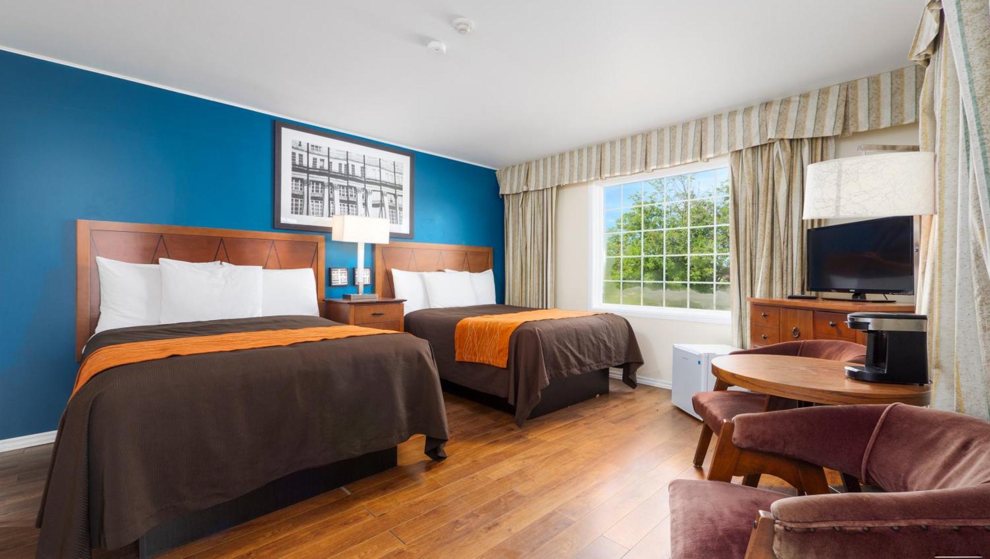 Coach House Hotel 3*