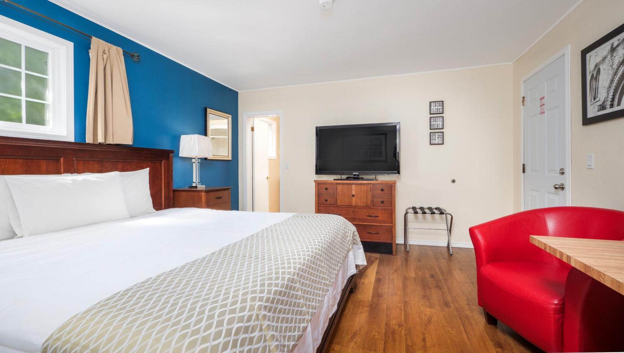 Coach House Hotel